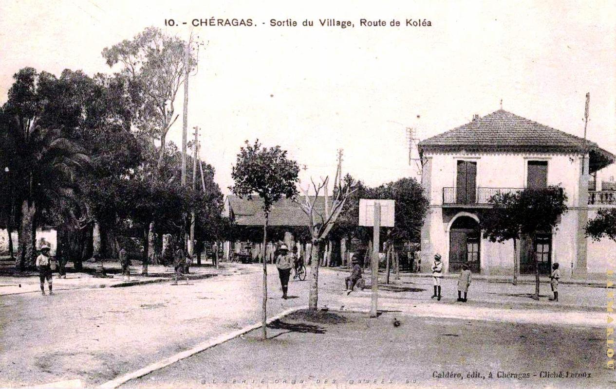 Cheragas - Route de Colea a la sortie du village.jpg